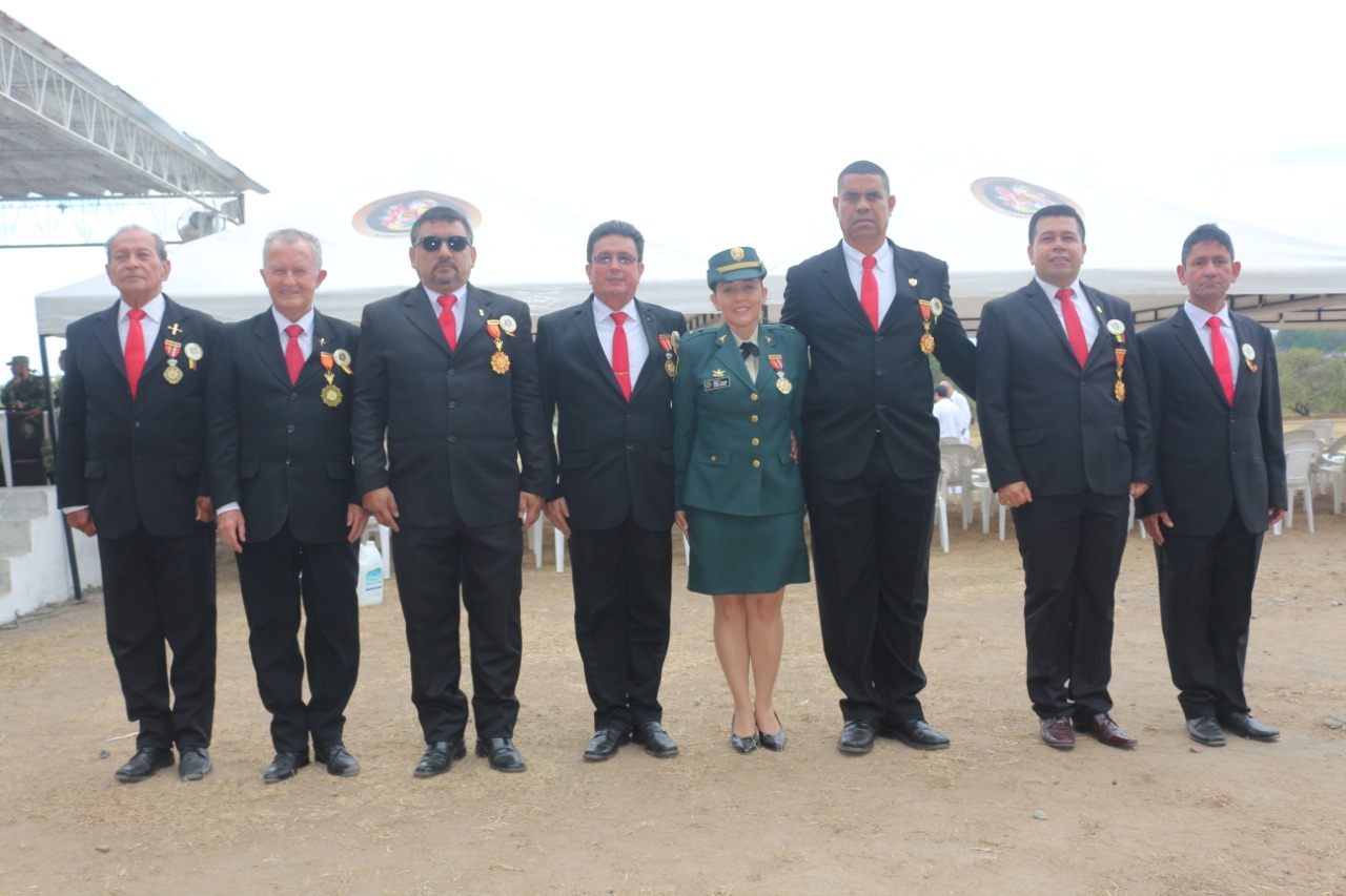 Teniente coronel Hernando Rubiano, teniente coronel Carlos Londoño, mayor Harold Pérez, teniente Henry Gómez,  teniente Erika Lozada, sargento mayor de comando Odimar Mendivil, sargento primero Javier Ojeda y cabo segundo José Laguado Espinel.